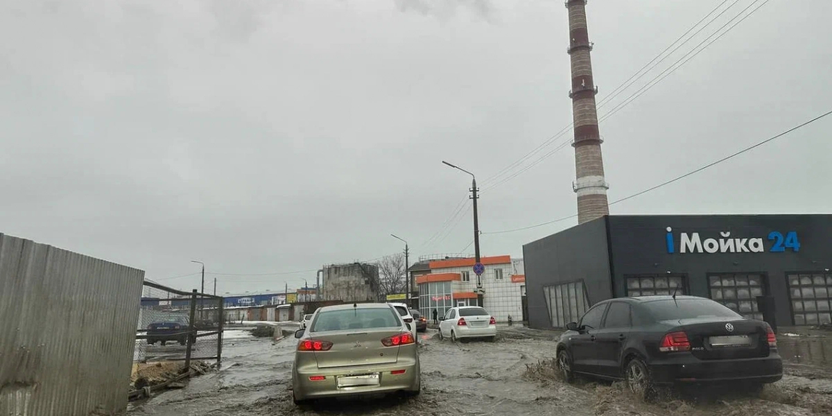 Из-за постоянных потопов на одной из челябинских магистралей экстренно строят ливневку редакции