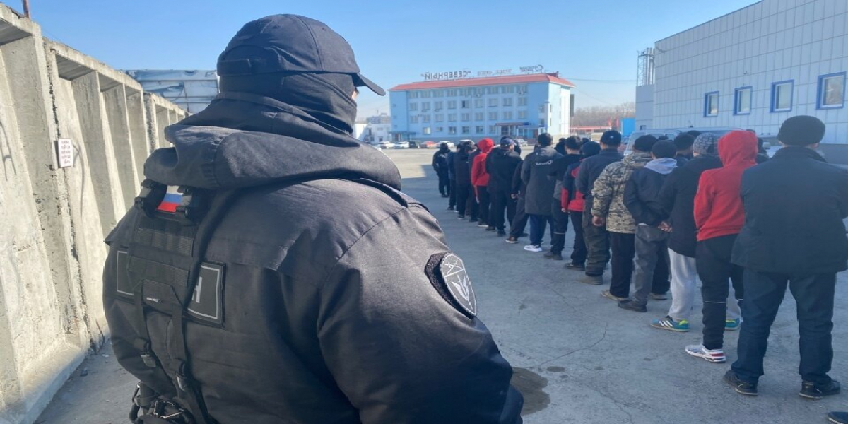 С территории Южного Урада депортировали 796 незаконных мигрантов ГУ МВД