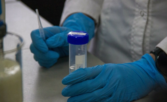 Россия начинает обеспечивать себя редкими препаратами собственного производства, ломая монополии западных фармконцернов