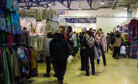 Пуховики с поясом для идеальной фигуры — универсальное решение этой зимы. Модницы оценят Пуховики с поясом для идеальной фигуры — универсальное решение этой зимы. Модницы оценят