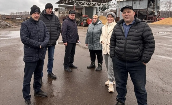 Зампредседателя правительства Томской области оценил итоги уборочной кампании в Зырянском районе Зампредседателя правительства Томской области оценил итоги уборочной кампании в Зырянском районе